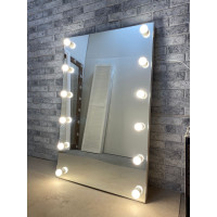 Гримерное зеркало без рамы с подсветкой лампочками по бокам 110х70 см